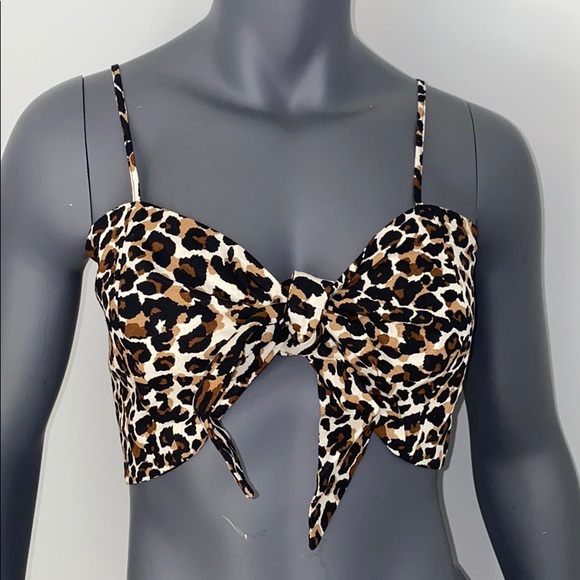 Express Tops - 🌸SALE🌸NWT Leopard print tie front crop top - M